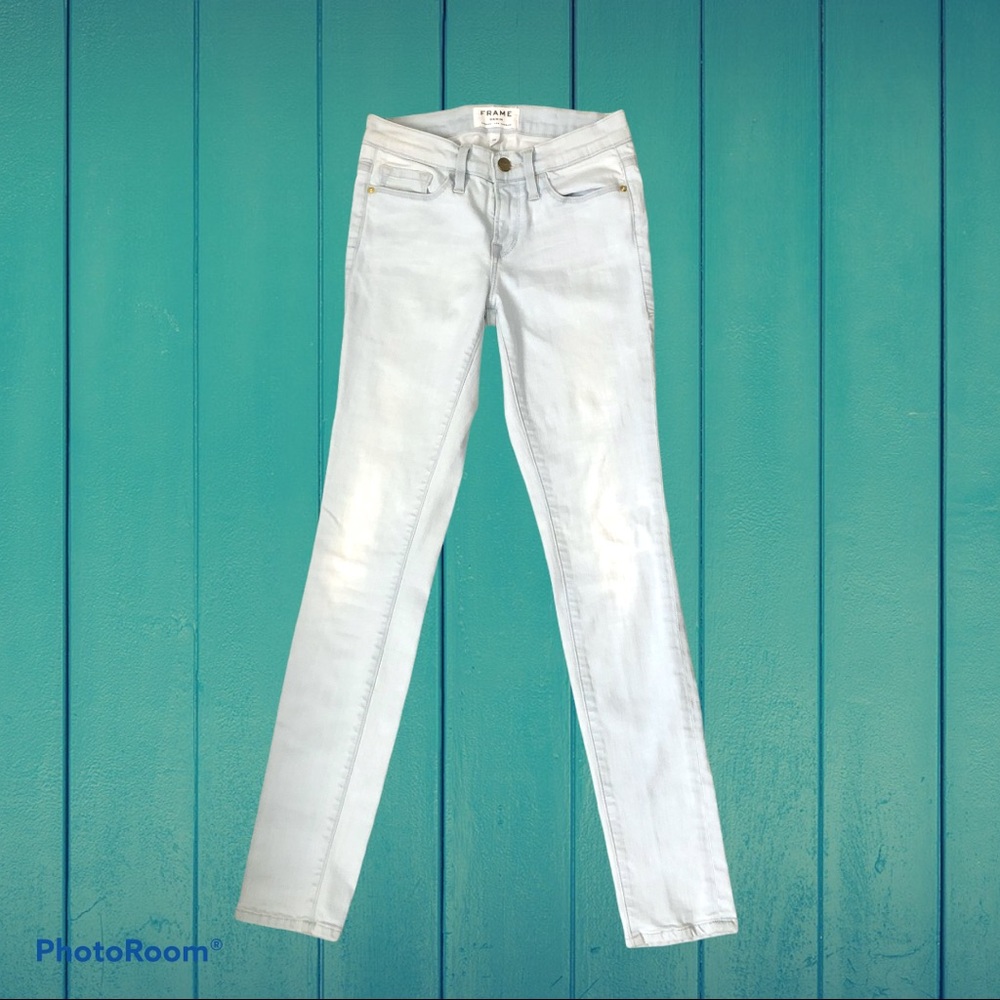 Frame Light Wash Skinny Jeans